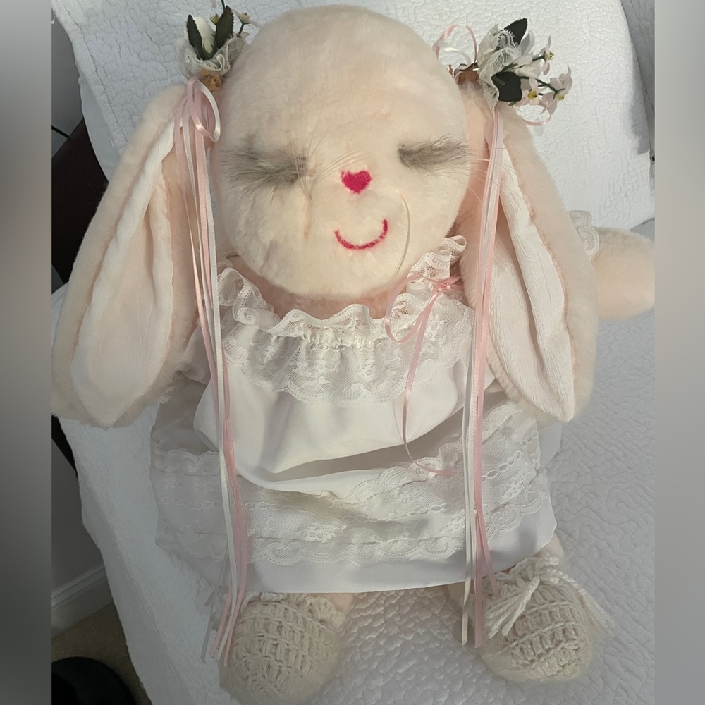 Vintage Ms Noah bunny rabbit. New with tags. Grandmother Bunny. (See tag)